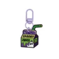 Halloween-Schlüsselanhänger als lila Saftbox mit Geistermotiv, grünem Strohhalm und Karabiner - 014-134 Lilaner Hummerverschluss