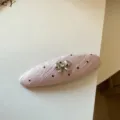 Horquilla rosa con textura acanalada, puntos negros y un lazo plateado con pedrería - Rosa / 1 Pieza/Paquete