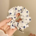 White Floral Scrunchie (3#) / Diameter Approx 10cm / White