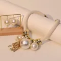 Ensemble Collier et Boucles d'Oreilles / Blanc