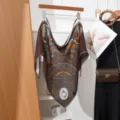 Foulard Triangle Imprimé Carrosse / 90x143cm / Marron