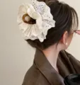 Retro Ballett Beige Stickerei Haarkralle (A249) / Übergroß 11CM