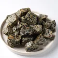 Dalmatiër Jaspis Ruwe Steen / 100g (3-5cm)