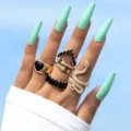 Snake Heart Faux Black Gemstone Style (19656-black) / Gold + Black