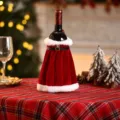 Jupe Rouge (Housse de Bouteille en Peluche)