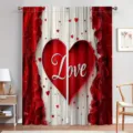 Cortinas de San Valentín rojas y blancas con corazón Love, mostradas en pareja en una habitación - CL-006