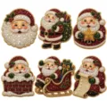 Zes kerstmanversieringen met glinstersteentjes in rood, groen en wit en gouden randen op wit - Kerstman Thema / 6-Delige Set