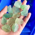Fluorite Verde Chiaro Grezzo / Confezione da 100g (1-2cm)