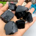 Ossidiana Nera Grezza / Confezione da 100g (3-5cm)