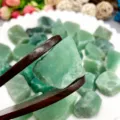 Avventurina Verde Grezzo / Confezione da 100g (3-5cm)