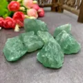 Quarzo Fragola Verde Grezzo / Confezione da 100g (3-5cm)