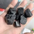 Tormalina Nera Grezza / Confezione da 100g (2-3cm)