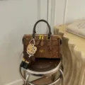 Mit Anhänger / Khaki