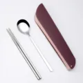 Ensemble de Deux Pièces Cuillère et Baguettes Violet