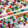 Paquete de 10g (Aproximadamente 60 Piezas) / Colores Mezclados al Azar
