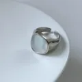 Anello in Argento con Conchiglia Irregolare