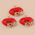 10 Pièces/Paquet / Breloque Lèvres LOVE Rouge