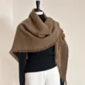 Geometrisches Blau / 198cm / Dunkelbraun