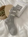 Grijs