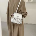 With Pendant / White