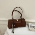 With Pendant / 33x11x15cm / Brown