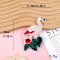 Middelgrote flamingo met bloemen - Stijl B (GZ-1335B)