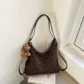With Pendant / Leopard Coffee