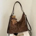 With Pendant / Leopard Brown