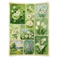 Couverture verte en flanelle avec un collage bordé de blanc de roses, marguerites, tulipes et lys - Style Pastoral Floral 03 (FMTA113603) / 60x40cm