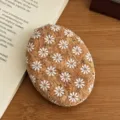 Oval / Normal One Side and Magnified One Side / White Daisies