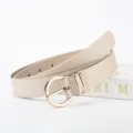 Ceinture fine pour femme en similicuir beige ivoire avec boucle ardillon dorée à double anneau - 106*2.8 / Beige