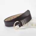 Ceinture en similicuir brun foncé avec boucle ronde dorée, doubles passants et trous réglables - 106*2.8 / Café