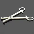 Pinza de plástico blanco para piercing corporal, con asas de anillo y cierre dentado, sola - Pinza de Plástico (Estilo A)