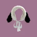 Flauschiges Stirnband mit Ohrwärmern aus Lammfellimitat, schwarzen Plüschohren und weißem Bindeband - Erwachsene 57-59cm / Schwarz und Weiß (Hundeohr-Stil)