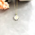 Vierge Marie Forme Fleur Zirconia Blanc (J-05)