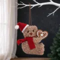 Bär Anhänger mit Roter Mütze und Schal
