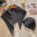 Tweeledige Set (Driehoekige Sjaal en Muts) / donkergrijs