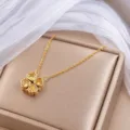 Goudkleurige ketting van titaniumstaal met klavertjevier en vier gele hartvormige stenen - Klavertjevier Hart Hanger (X0178) / Geel