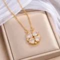 Goldene Kleeblattkette mit vier klaren Herzsteinen und feiner Kette in einer Schmuckbox - Gold Weiß Herz Kleeblatt (X1512) / Gold + Weiß