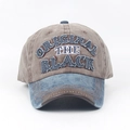 Detalle de gorra de béisbol vintage lavada con bordado y borde de visera de cuero - Ajustable / Café + Azul Marino