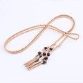 Cintura a catena in corda intrecciata beige con perline di legno e nappe boho - Cachi