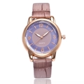 Montre quartz femme avec boîtier or rose, cadran bicolore et bracelet en cuir rose chic - Violet