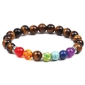 Bracciale in occhio di tigre con sette pietre chakra e distanziali in argento su bianco - Occhio di Tigre Distanziatore Scanalato Argento