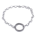 Collar de titanio plateado pulido con colgante de triple anillo entrelazado en blanco - Collar Color Acero Estilo A (KN29690-K)