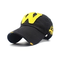Détail de casquette en coton noir avec broderie W jaune et bordure effet usé usé - Réglable / Noir