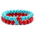 Set di due braccialetti con perline turchesi e rosse opache su uno sfondo bianco pulito - Turchese Blu + Turchese Rosso