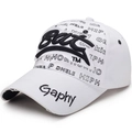 Cappellino da baseball bianco con ricamo Bad 3D e stampe grafiche in stile street - Regolabile / Bianco
