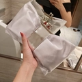Elegante silbergraue Satin-Clutch mit großem Schleifen-Design und Metall-Verschluss - Einfacher Stil / Silber ohne Diamanten