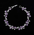 Détail du bracelet plaqué argent avec pierres ovales violettes et accents de zircon blanc - Violet (18cm)