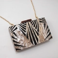 Pochette in acrilico Art Déco con finitura marmo beige e motivo geometrico nero - Albicocca
